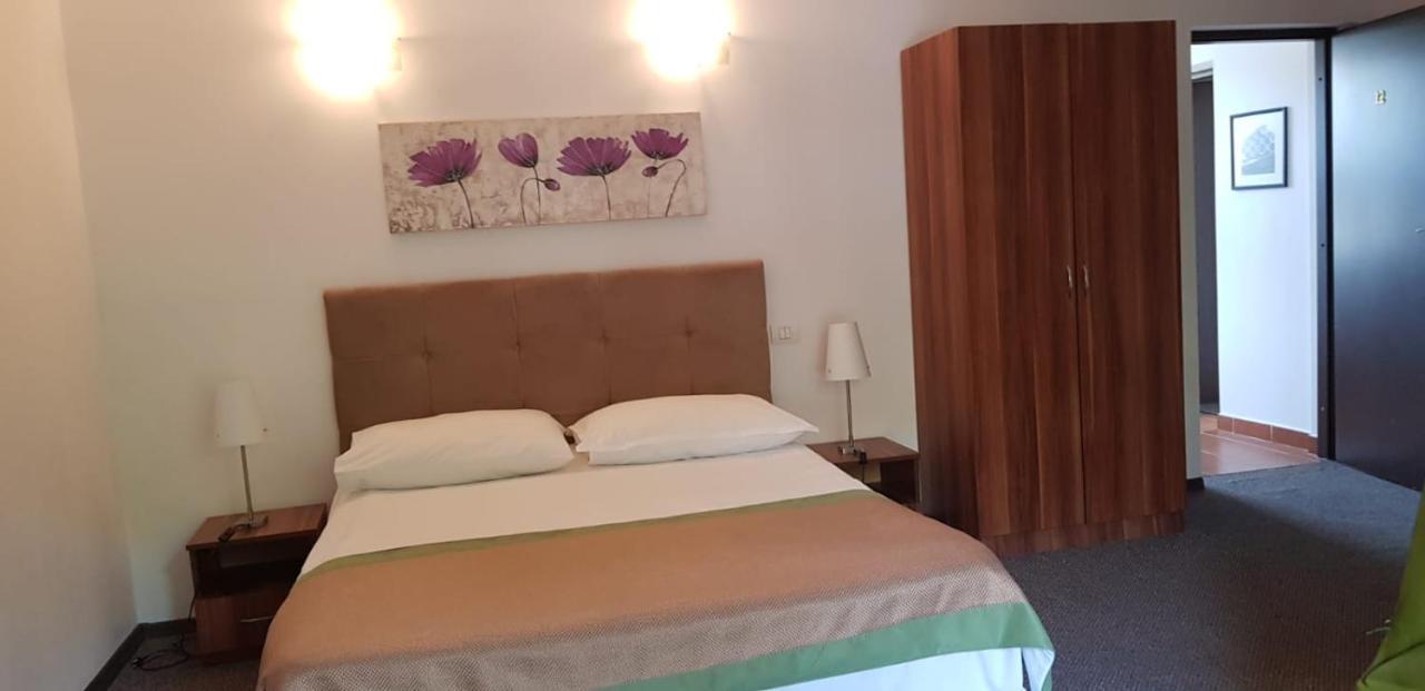 Apartamente Private A&L View Сіная Екстер'єр фото