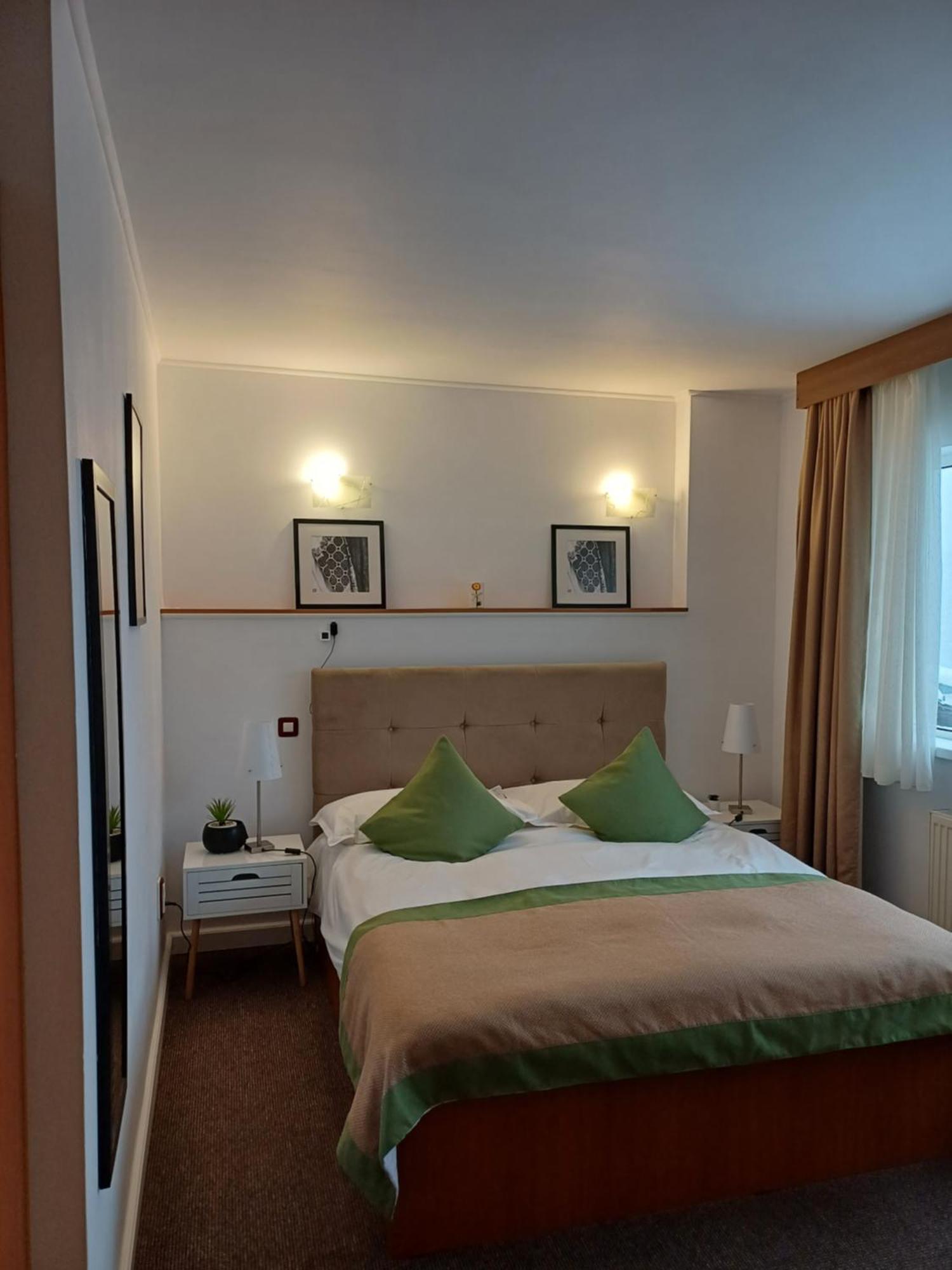 Apartamente Private A&L View Сіная Екстер'єр фото